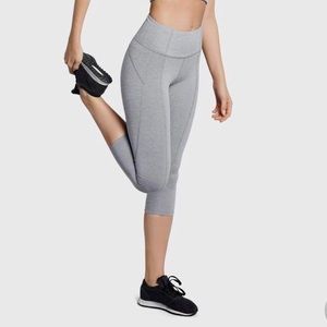Grana Gray 3/4 Active Leggings Yoga Pants